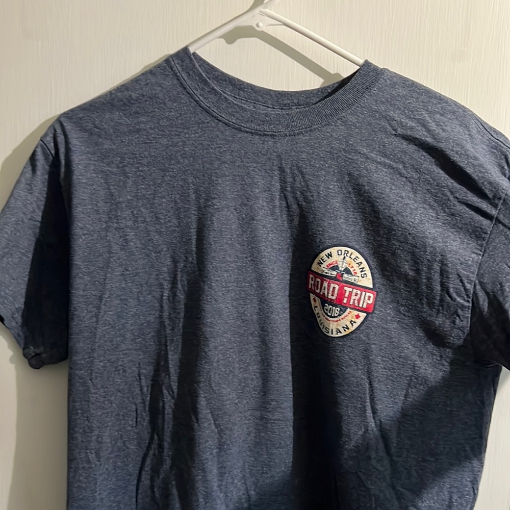 New Orleans t-shirt with awesome design in the back